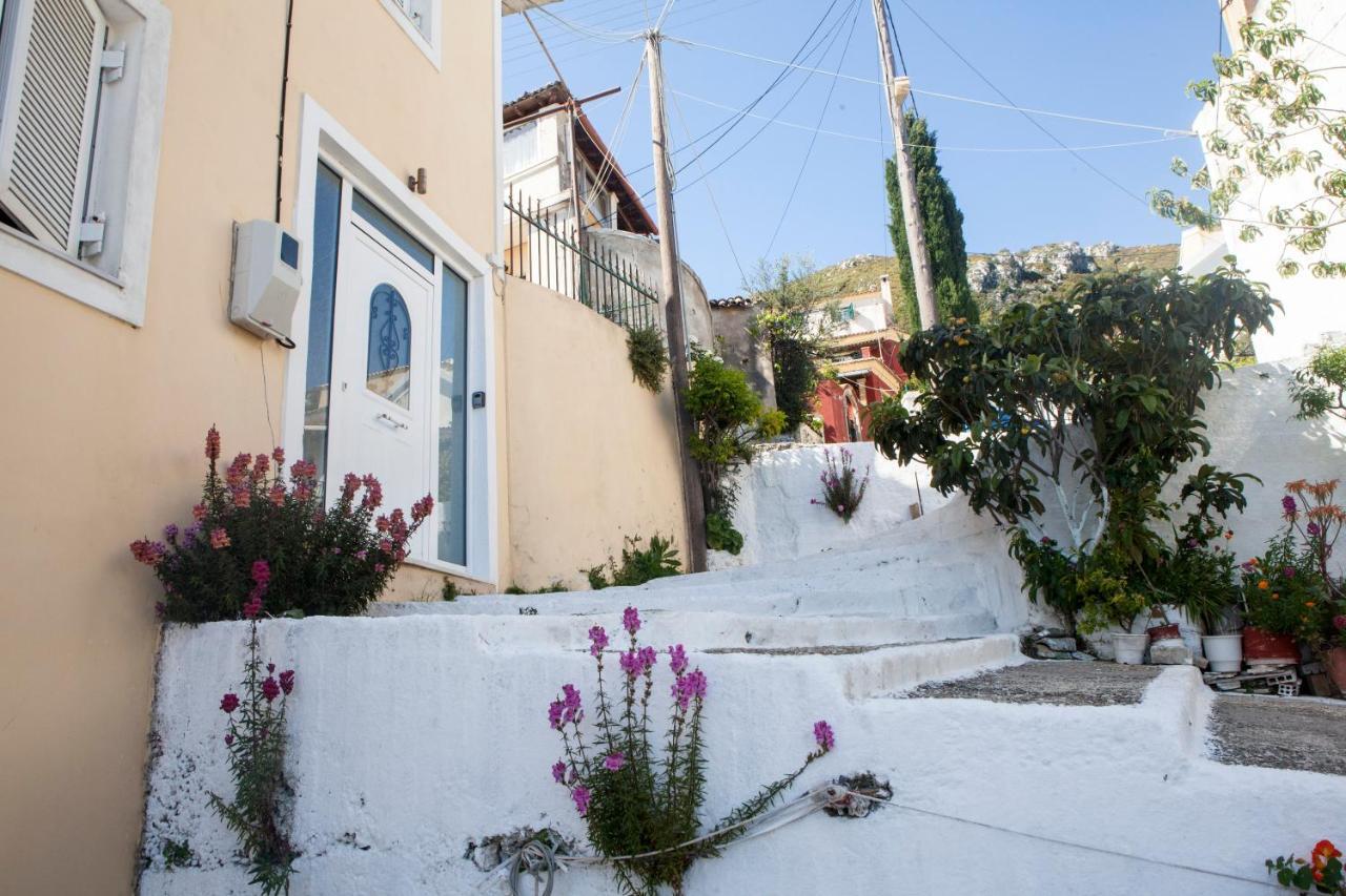 Family House In Lakones Βίλα Παλαιοκαστρίτσα Εξωτερικό φωτογραφία